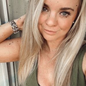 Meet your Posher, Courtney